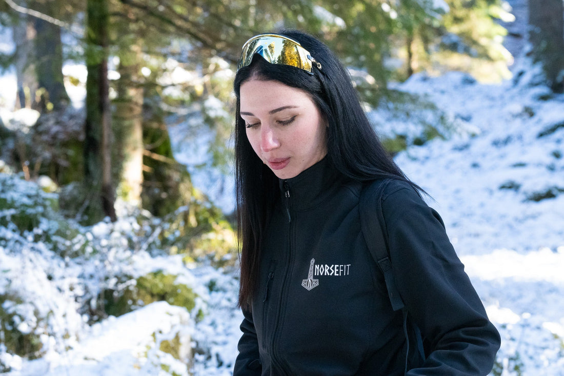 Best Clothing for Hiking in Different Weather Conditions